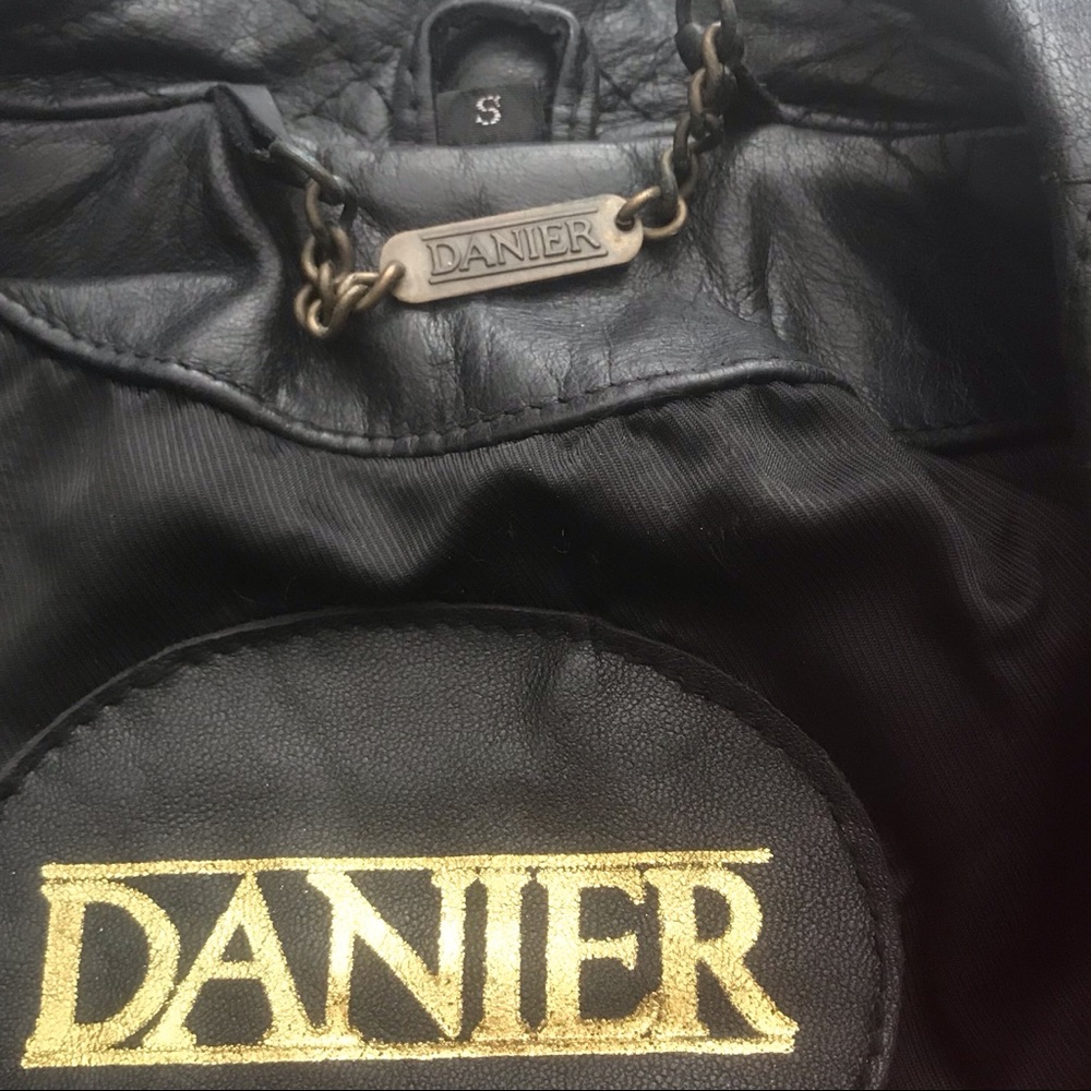 Danier leather Women’s Leather Jacket - Picture 5 of 8